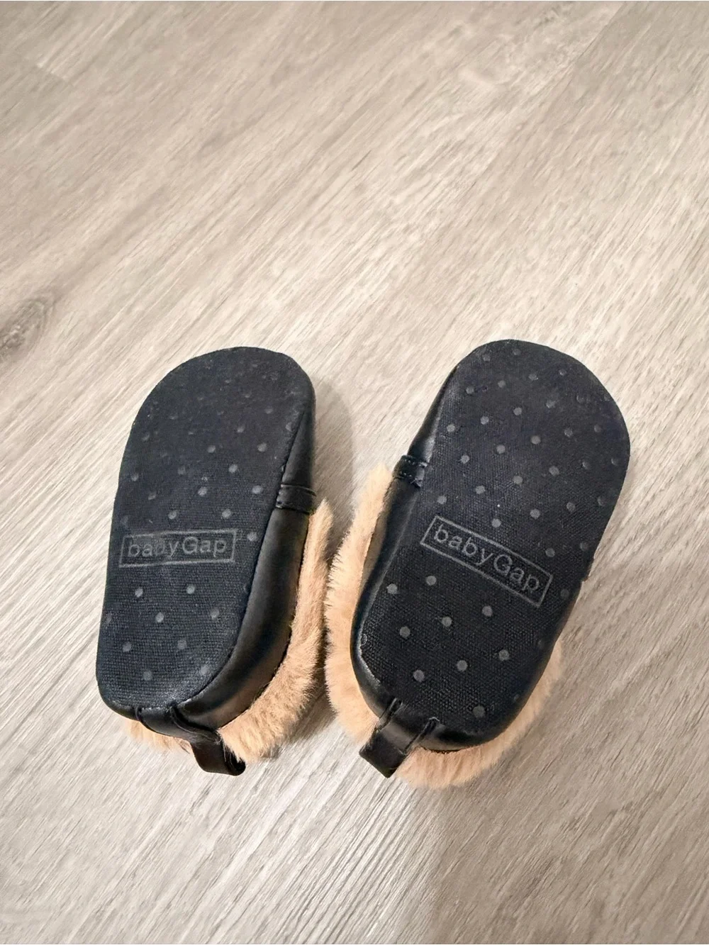 GAP Faux Fur Baby Loafers/Black Slip-On Shoes with Gold Chain